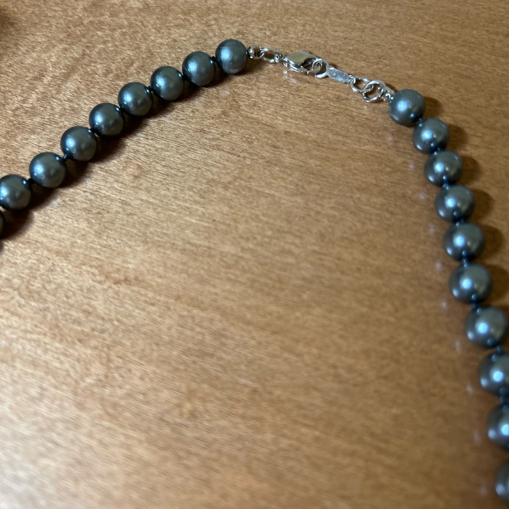 LAST CALL faux black pearl necklace - Picture 6 of 6